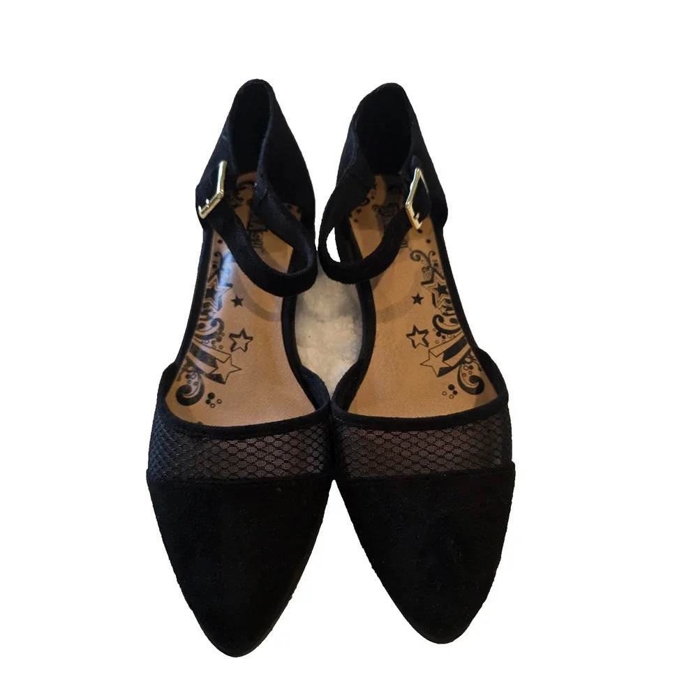 Brash faux keeps gothic